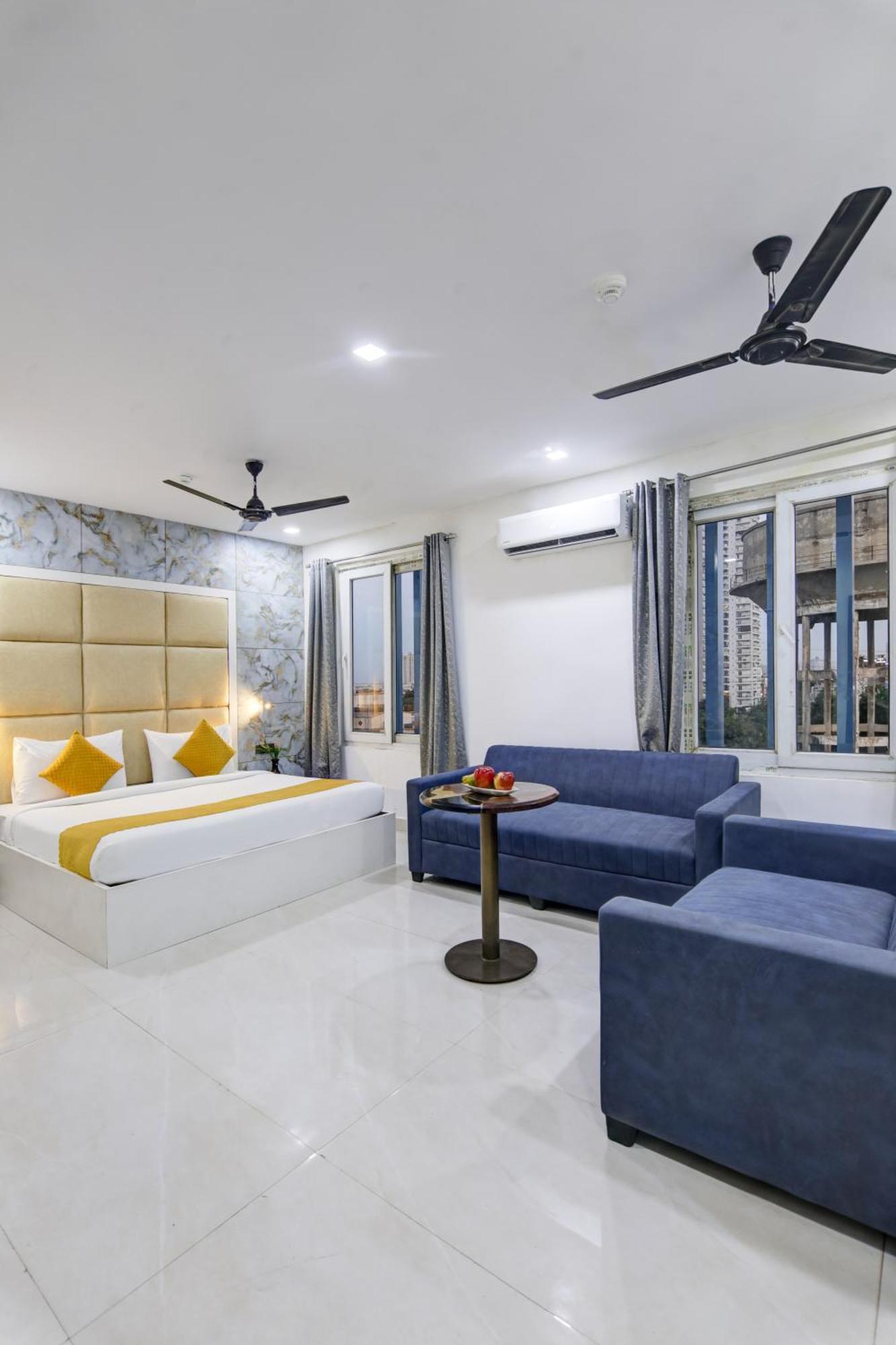 Status By Hotel The Emporio Ghaziabad Exterior foto